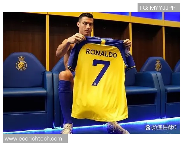 世界足坛传奇球星风采：从梅西到C罗的辉煌历程与成就解析